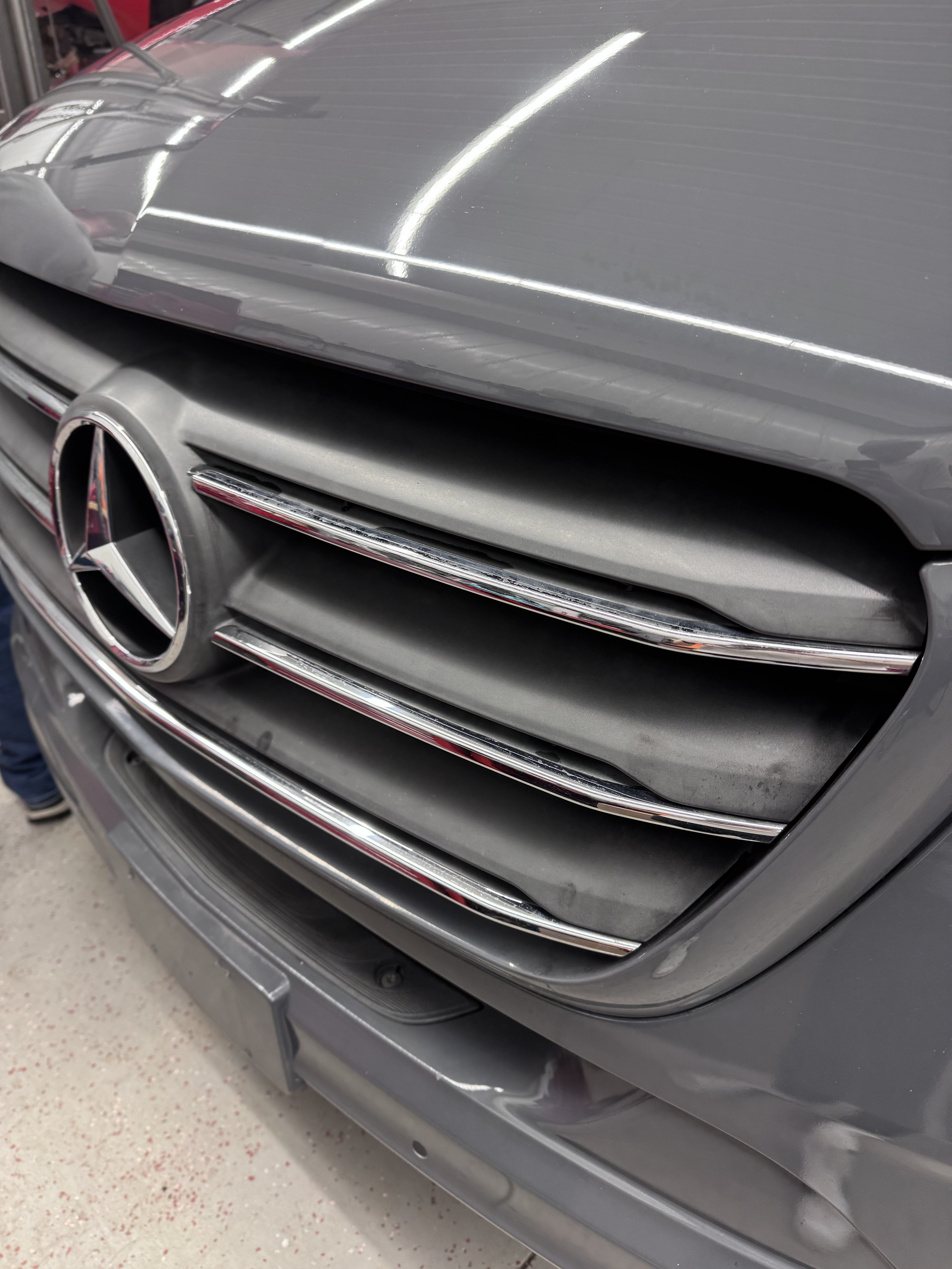 Mercedes — front grille before restoration